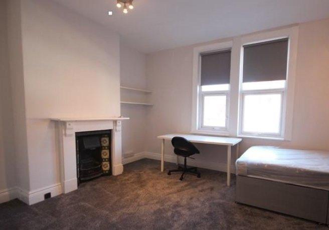 Manor-drive-ls6-1de-1060040