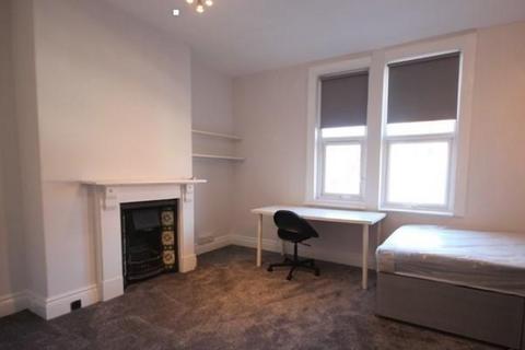 6 bedroom house share to rent, Manor Drive