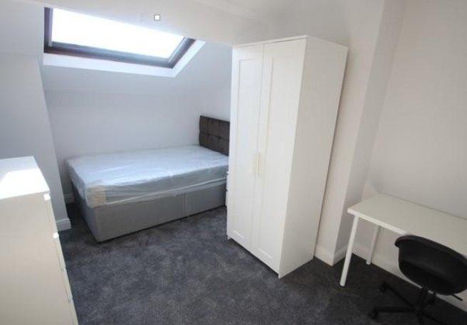 Manor-drive-ls6-1de-1060043