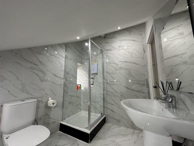 Queens-road-ls6-1hu-1060062