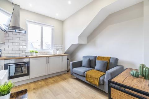 2 bedroom house share to rent, Winstanley Terrace