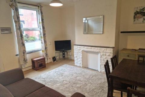 2 bedroom house share to rent, Harold Mount