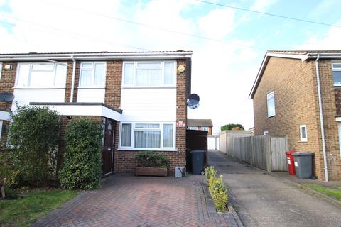 2 bedroom semi-detached house to rent, Sutton Lane, Slough SL3