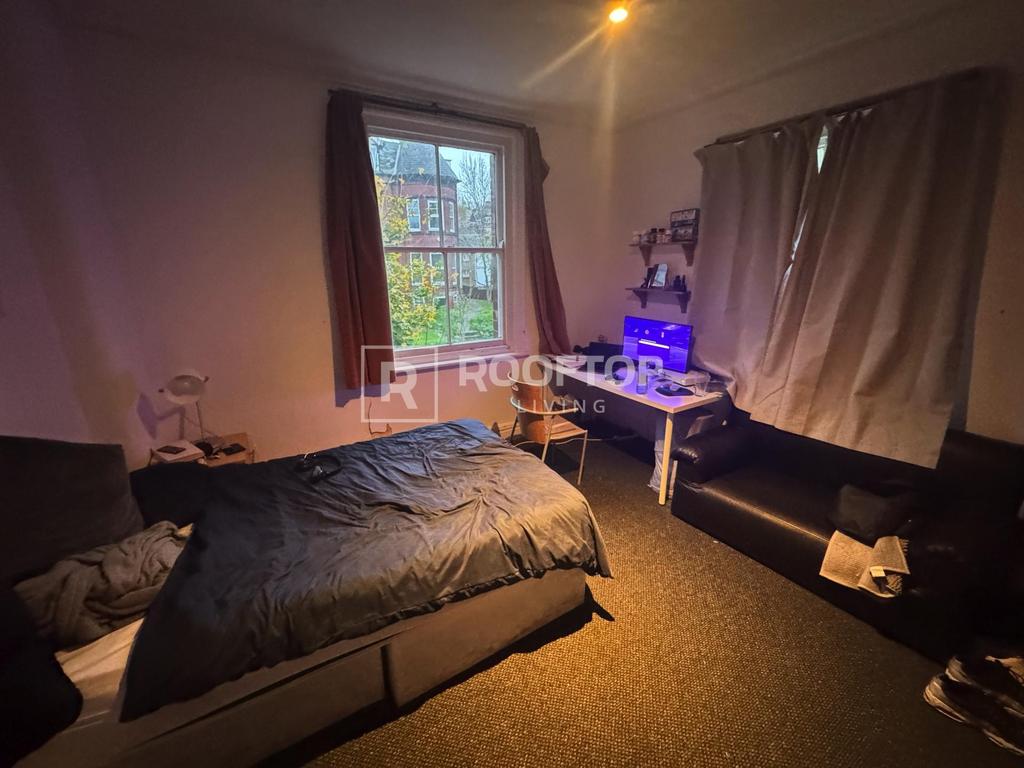 Regent-park-avenue-ls6-2au-1060470