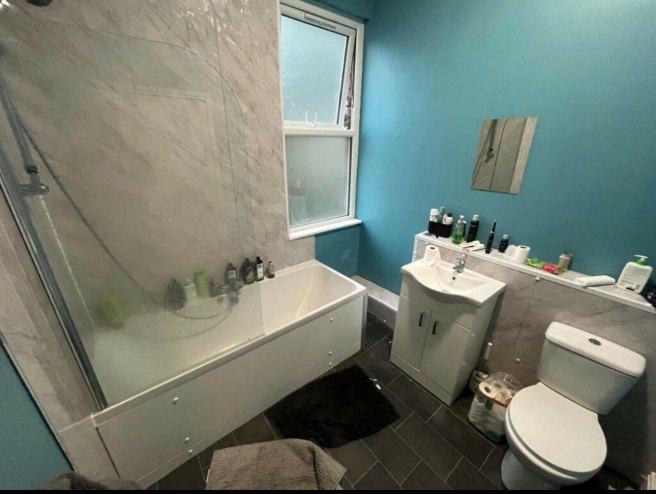 Ash-grove-ls6-1ay-1060493