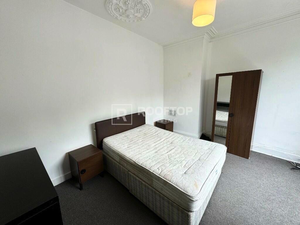 Brudenell-view-ls6-1hg-1060706