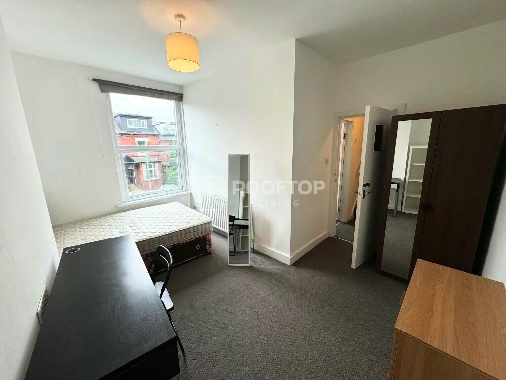 Brudenell-view-ls6-1hg-1060709