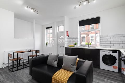 2 bedroom house share to rent, Brudenell Road