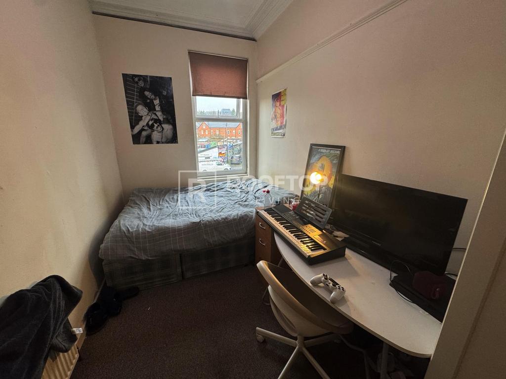 Brudenell-road-ls6-1ha-1060942