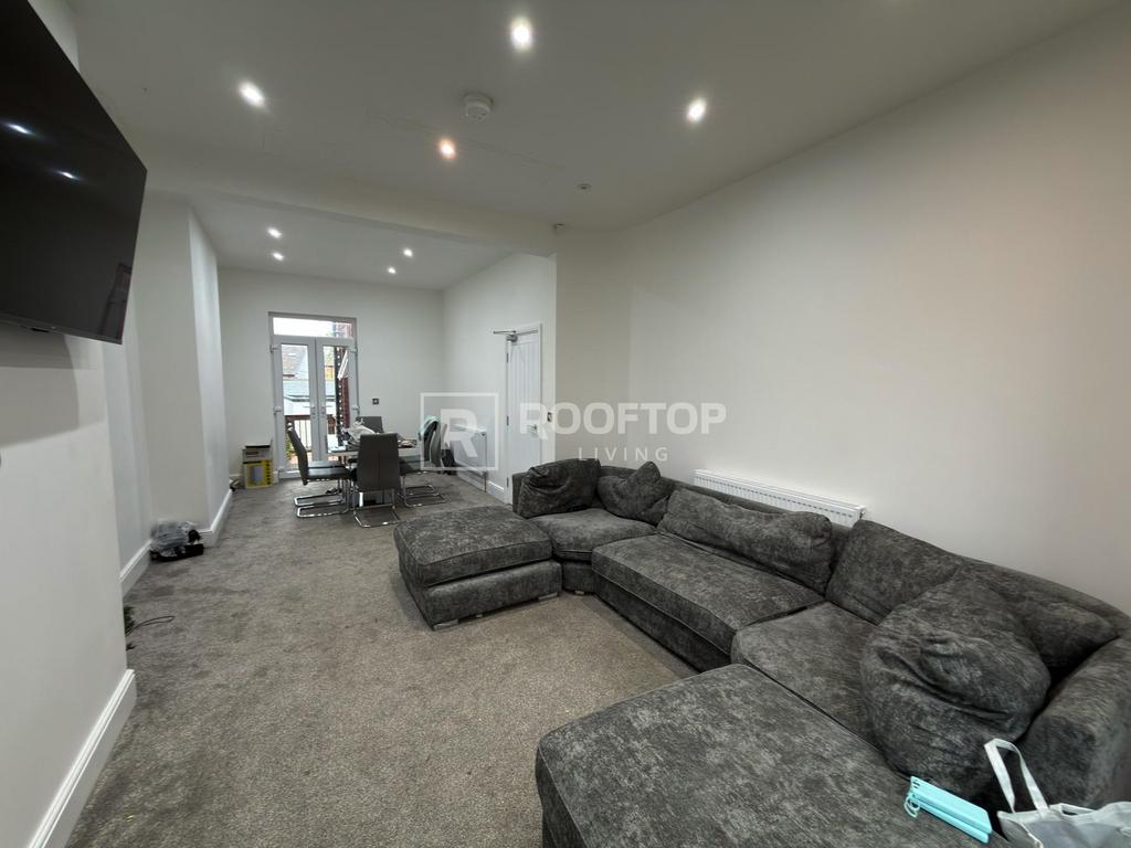Regent-park-terrace-ls6-2ax-1060961