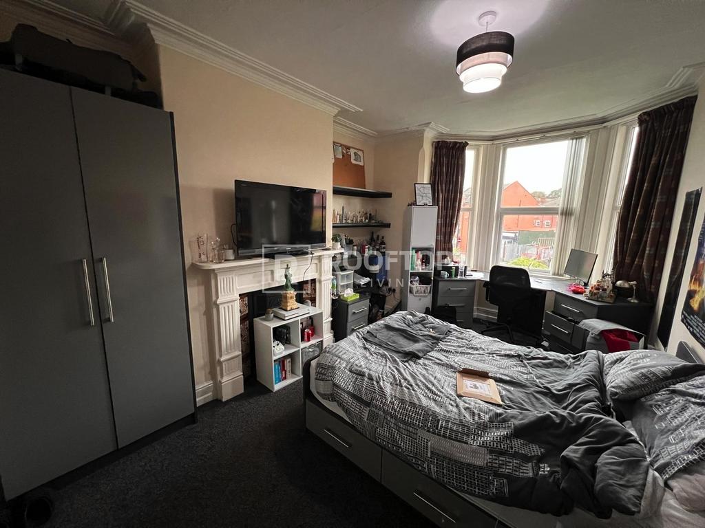 Brudenell-road-ls6-1ha-1061003