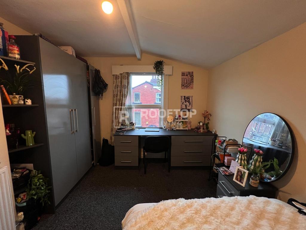 Brudenell-road-ls6-1ha-1061014