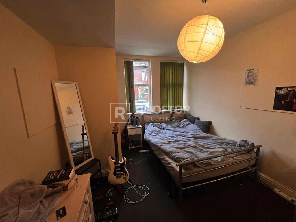 Brudenell-avenue-ls6-1hd-1061055