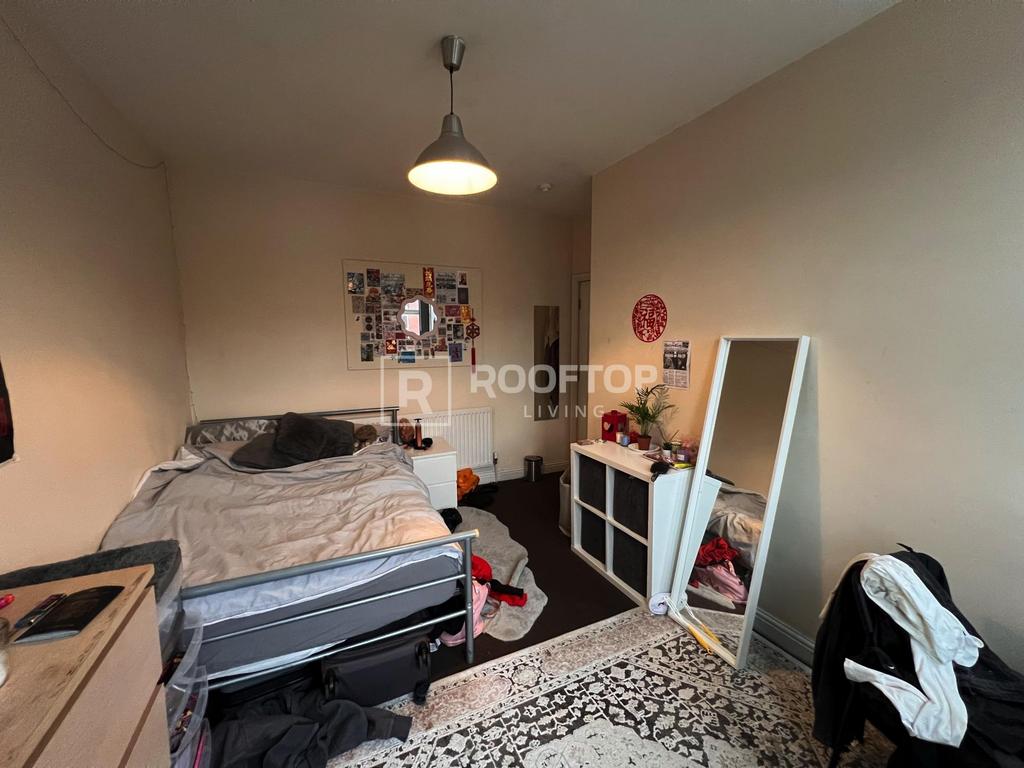 Brudenell-avenue-ls6-1hd-1061056