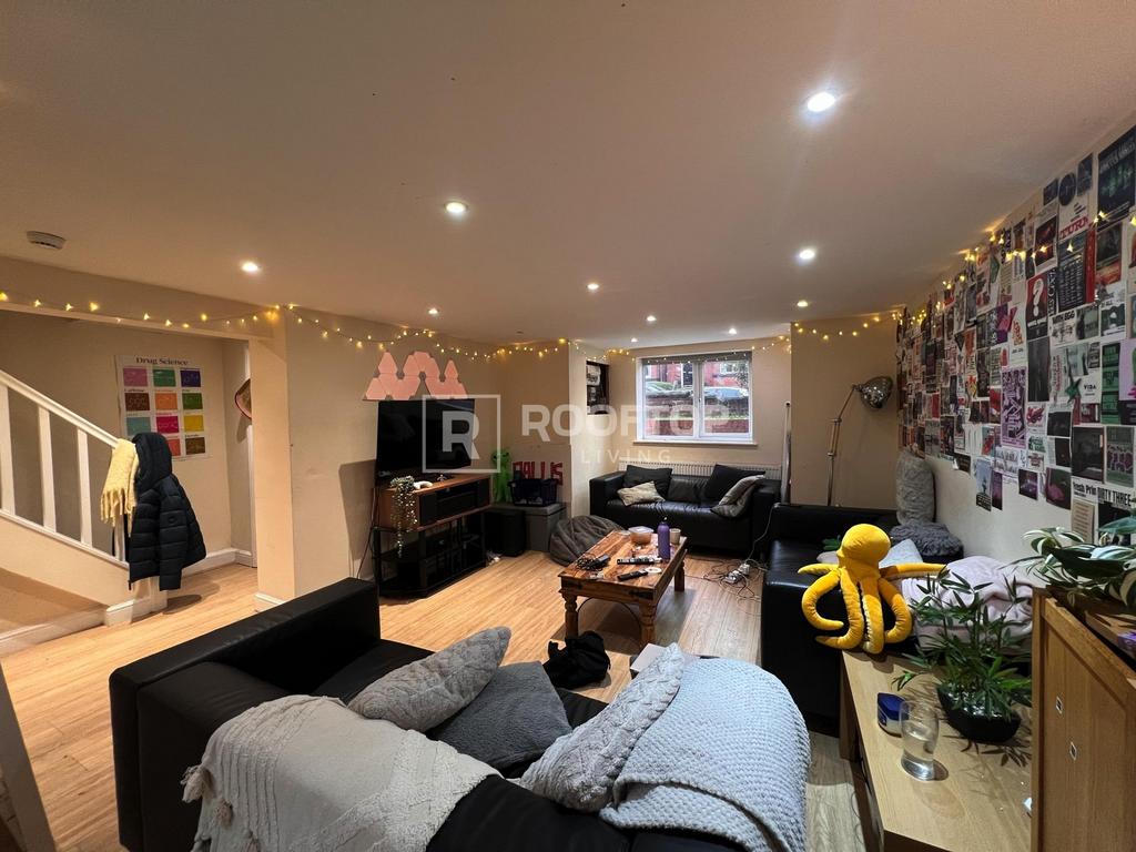 Brudenell-avenue-ls6-1hd-1061044