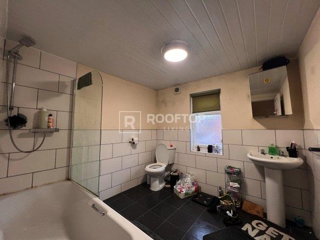 Brudenell-avenue-ls6-1hd-1061048