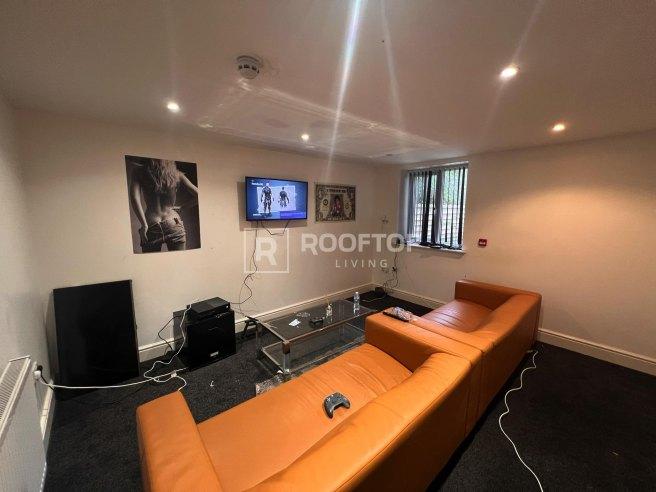 Regent-park-avenue-ls6-2au-1061118