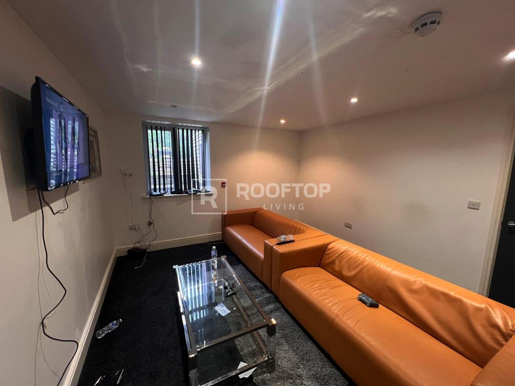 Regent-park-avenue-ls6-2au-1061119