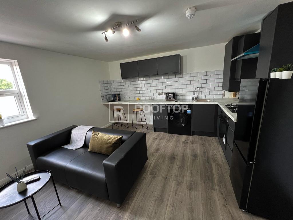 Queens-road-ls6-1hy-1061236