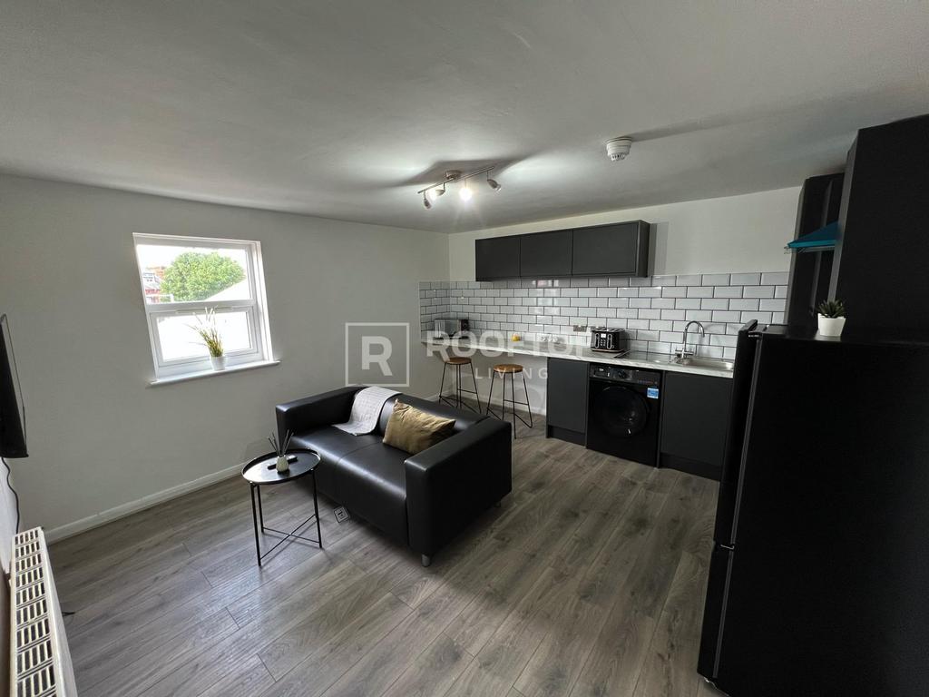 Queens-road-ls6-1hy-1061228