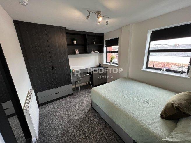 Queens-road-ls6-1hy-1061234