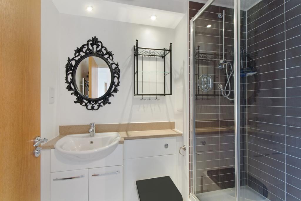 Bathroom Proton Towe