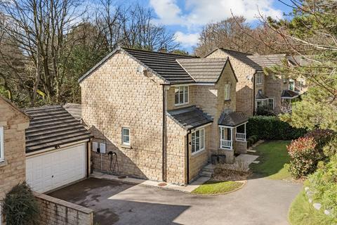 4 bedroom detached house for sale, Wyvern Avenue, Huddersfield HD3