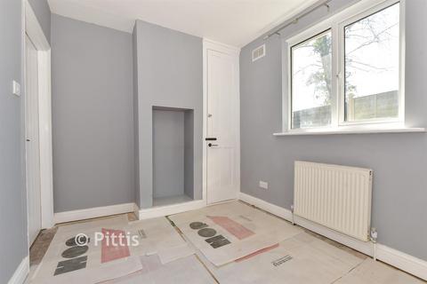 2 bedroom bungalow for sale, Park Road, Cowes PO31