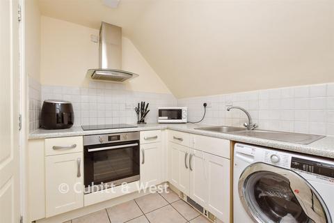 3 bedroom flat for sale, Goodwood Lodge, Wallington SM6