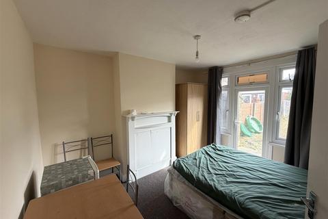 undefined, Berkeley Avenue, Hounslow