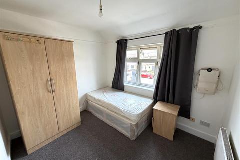 undefined, Berkeley Avenue, Hounslow