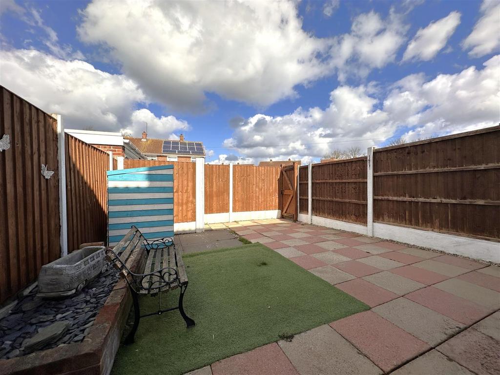 Rear Garden 800