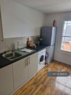 1 bedroom in a flat share to rent, Wolverton, Wolverton, MK12