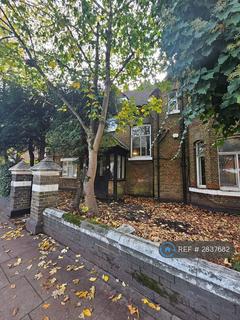1 bedroom in a flat share to rent, Upper Richmond Road, London, SW15