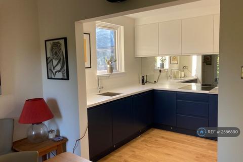 2 bedroom flat to rent, Hughenden Road, Glasgow, G12