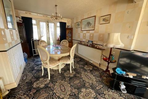 3 bedroom terraced house for sale, Elm Park, Hornchurch RM12