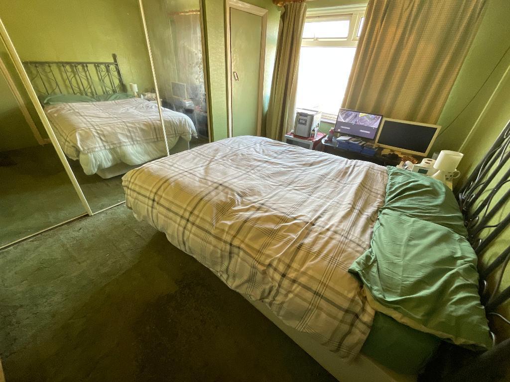 BEDROOM TWO 11'5 x 10'1