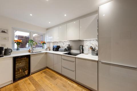 3 bedroom terraced house for sale, Hillcroft, Loughton, IG10