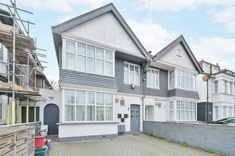 3 bedroom flat to rent, Ellesmere Road, Chiswick, London, W4