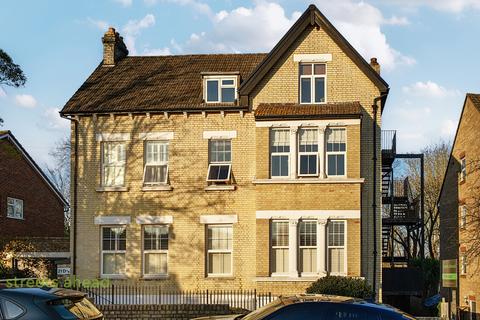 3 bedroom apartment for sale, Sylvan Road, London, SE19