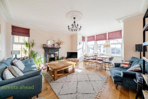 3 bedroom apartment for sale, Sylvan Road, London, SE19
