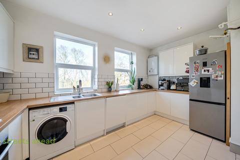 3 bedroom apartment for sale, Sylvan Road, London, SE19