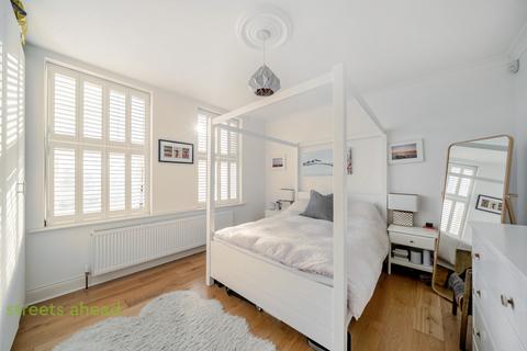 3 bedroom apartment for sale, Sylvan Road, London, SE19
