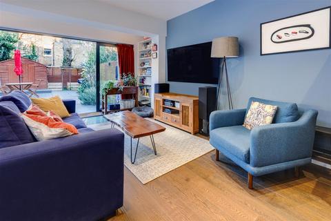 2 bedroom flat for sale, Estelle Road, Hampstead