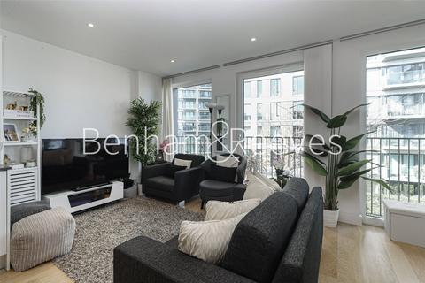 undefined, Duke of Wellington Avenue, London SE18