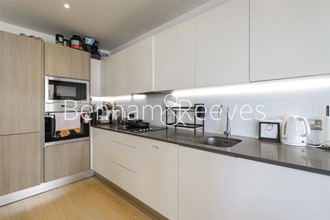 undefined, Duke of Wellington Avenue, London SE18
