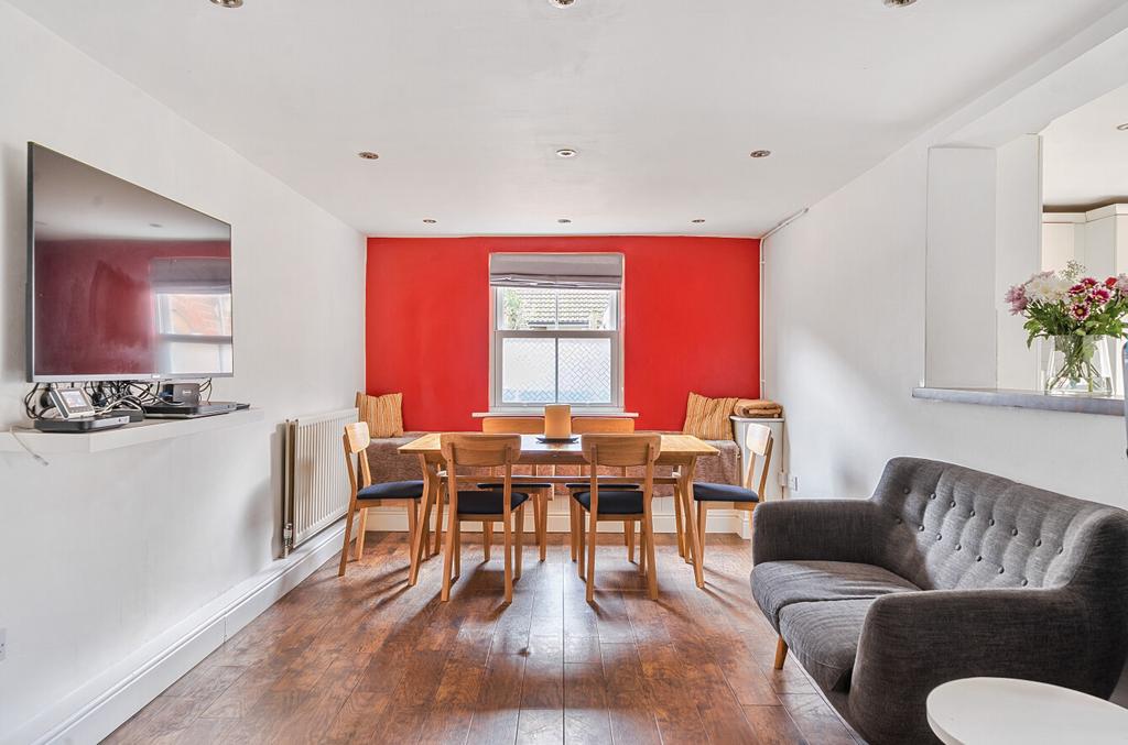 1404144-5-69983a7...