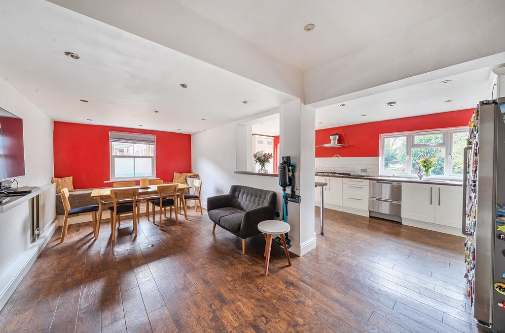 1404144-4-69983a4...