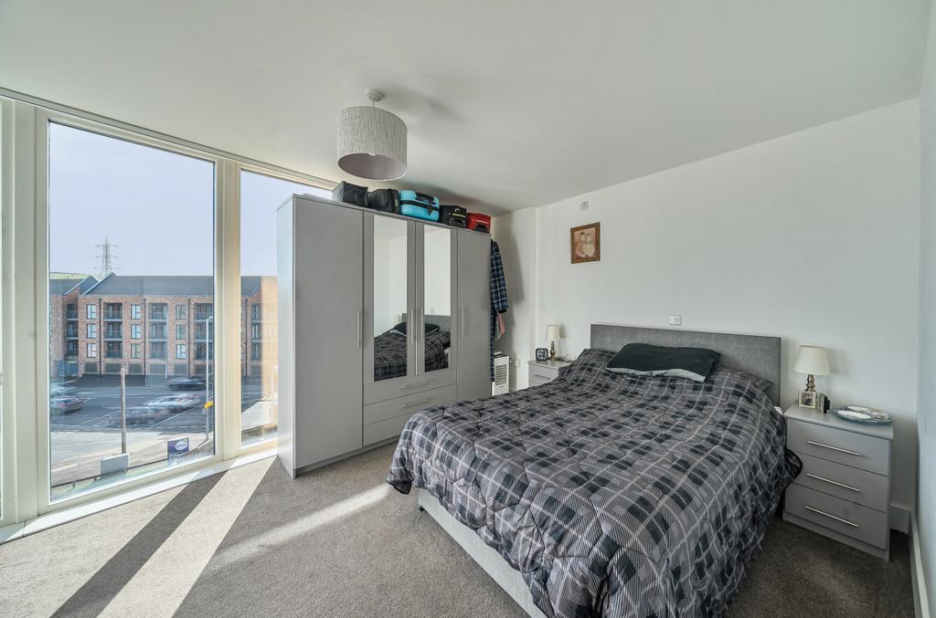 1424863-2-69b14cc...