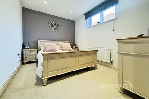 2 bedroom apartment for sale, Sarah Way, Farnborough